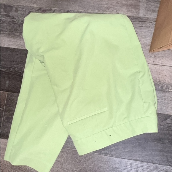 Size 20/1x Worthington Women’s pant suit. Light green color. - Picture 5 of 6